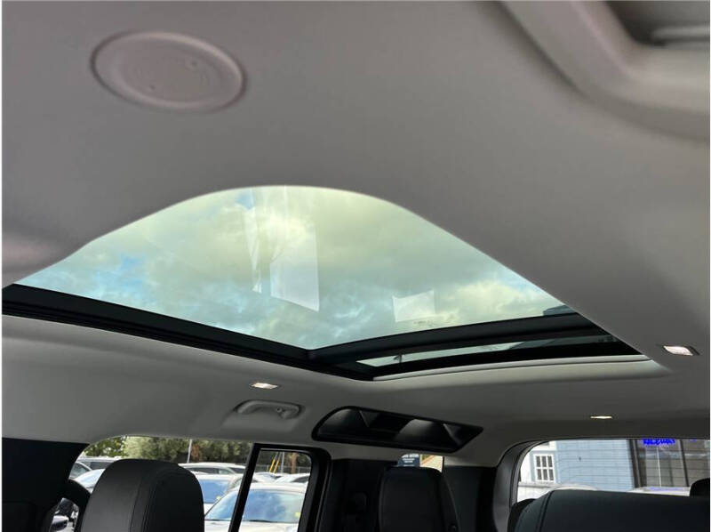 2024 Land Rover Defender 110 P400 S