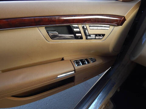 2009 Mercedes-Benz S-Class S 550