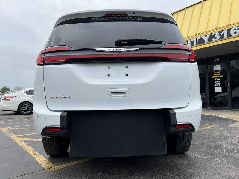 2022 Chrysler Pacifica Touring L