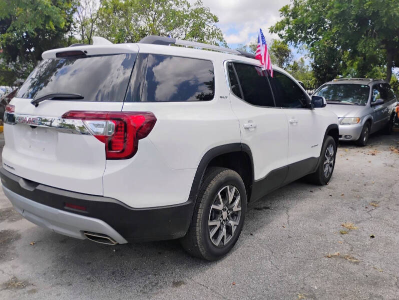 2023 GMC Acadia SLT