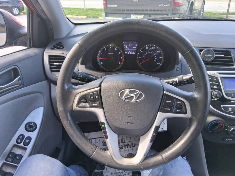 2013 Hyundai Accent SE