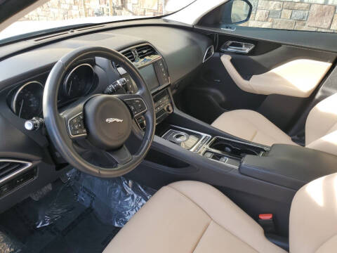 2018 Jaguar F-PACE 25t Premium