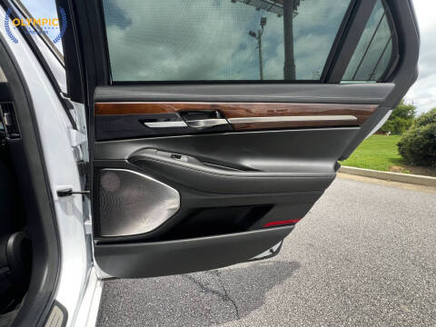 2018 Genesis G90