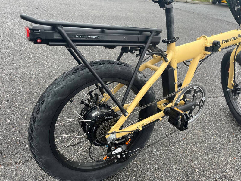 2025 Benelli E-Fold 500