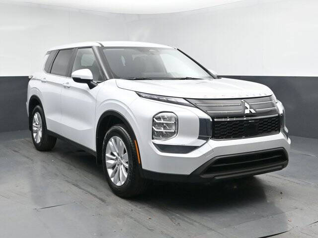 2026 Mitsubishi Outlander ES