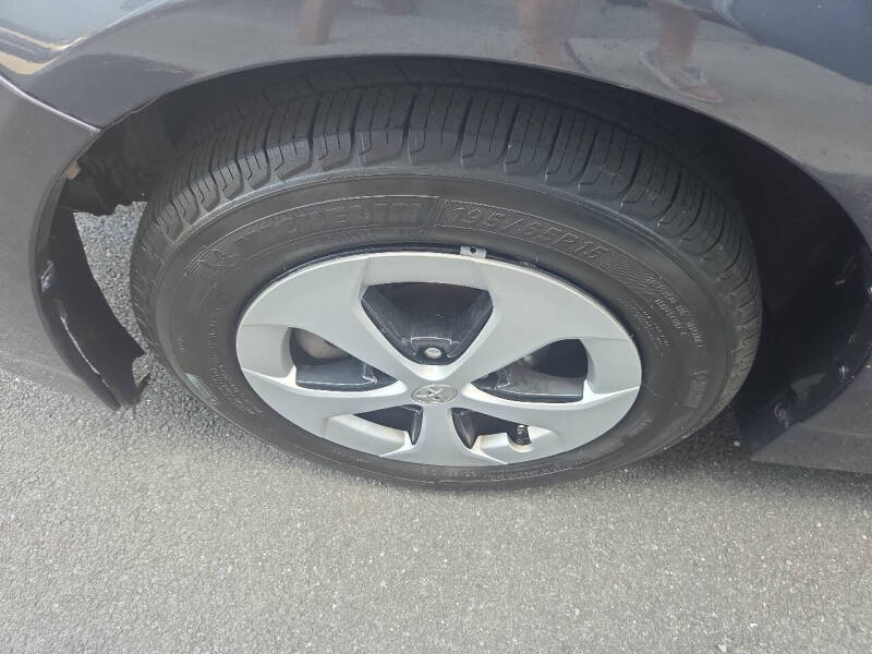 2012 Toyota Prius Two