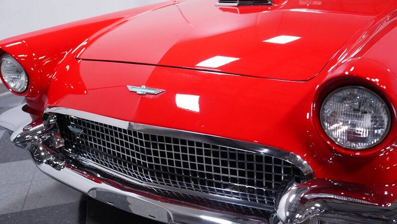 1957 Ford Thunderbird