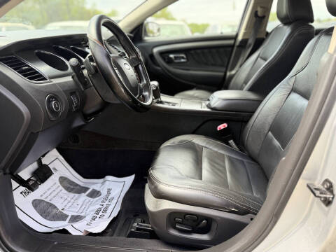 2011 Ford Taurus SEL