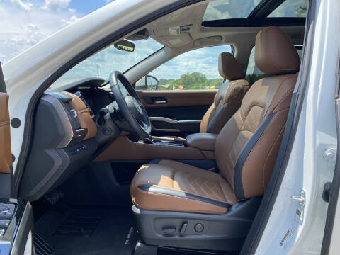 2024 Nissan Pathfinder Platinum