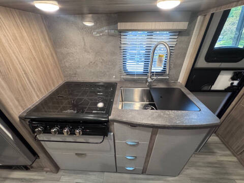 2022 Winnebago Minnie Winnie 1808FBS