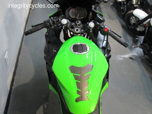 2023 Kawasaki Ninja 400 KRT Edition