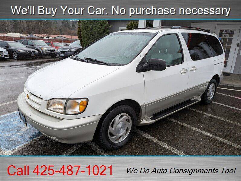 1999 Toyota Sienna for sale at Platinum Autos in Woodinville WA