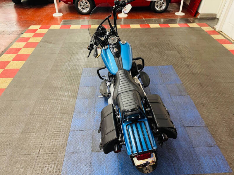 2011 Harley-Davidson FLSTSB