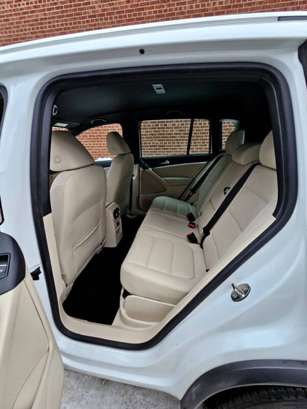 2016 Volkswagen Tiguan 2.0T R-Line 4Motion