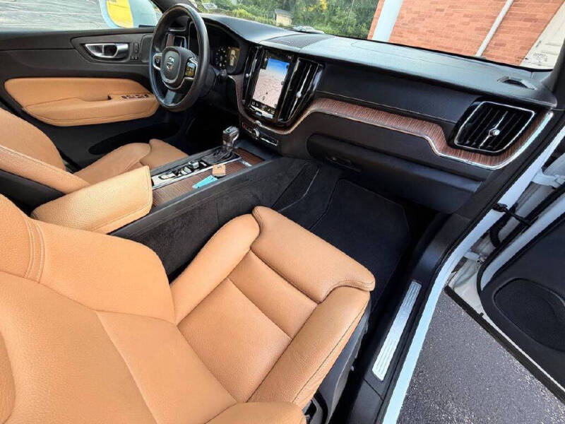 2019 Volvo XC60 T5 Inscription