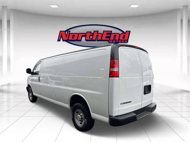 2023 Chevrolet Express 2500