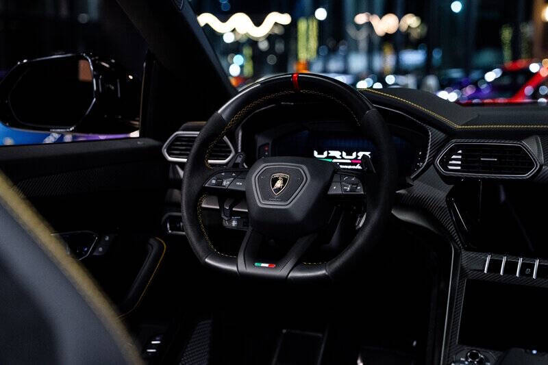2023 Lamborghini Urus Performante