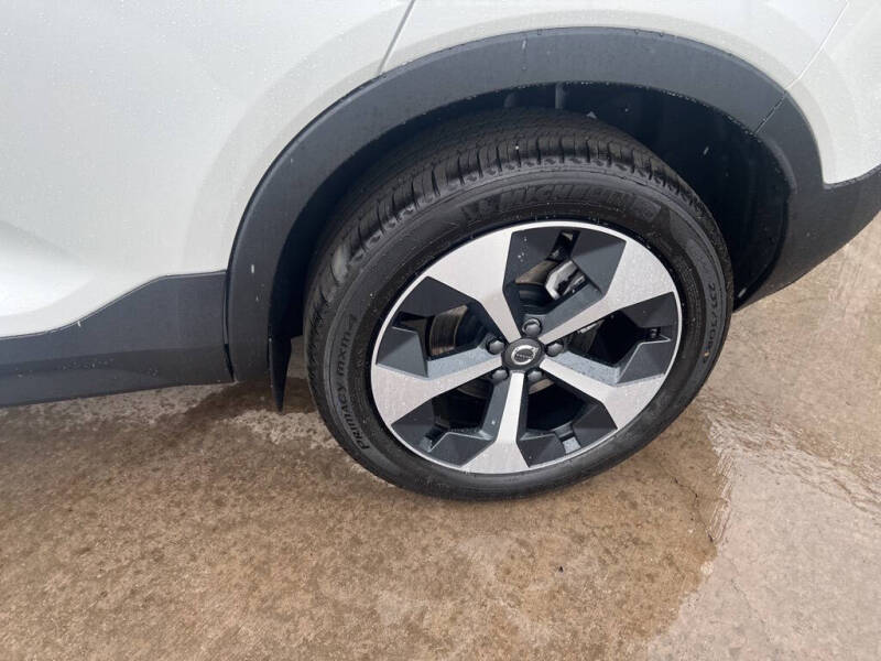 2026 Volvo XC40 B5 Core