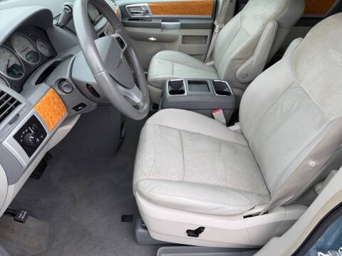 2010 Chrysler Town and Country Limited