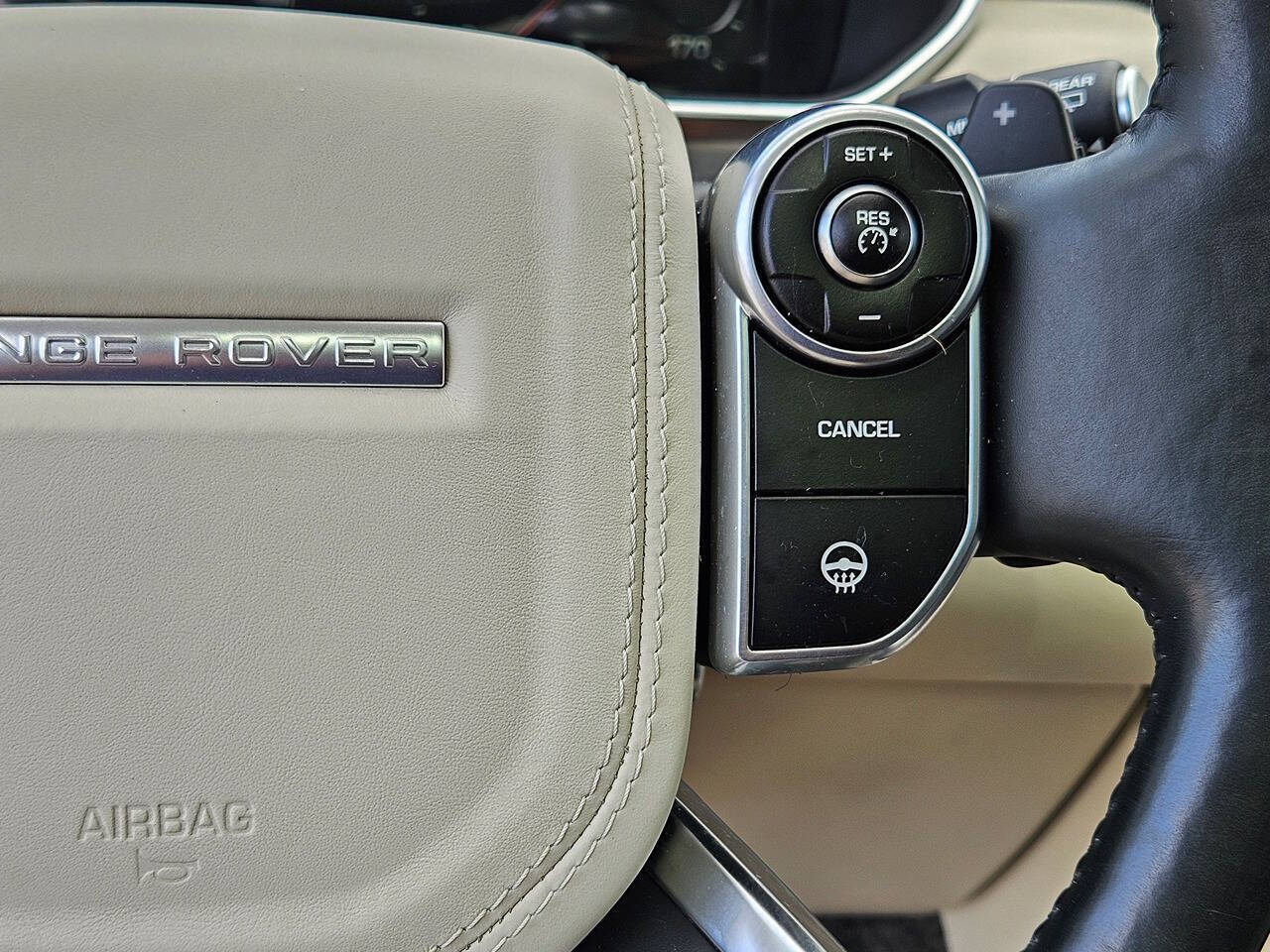 2014 Land Rover Range Rover 29