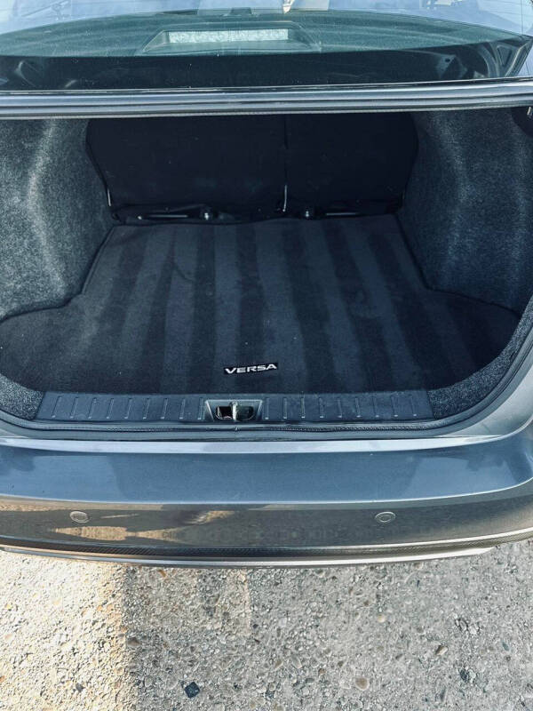 2021 Nissan Versa SV