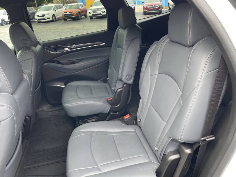 2023 Buick Enclave Essence