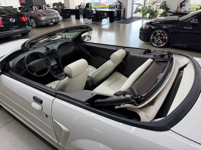2003 Ford Mustang