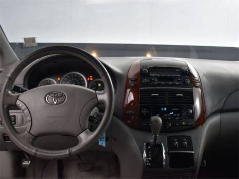 2004 Toyota Sienna