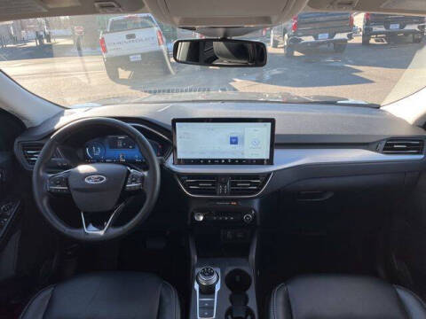 2025 Ford Escape Platinum