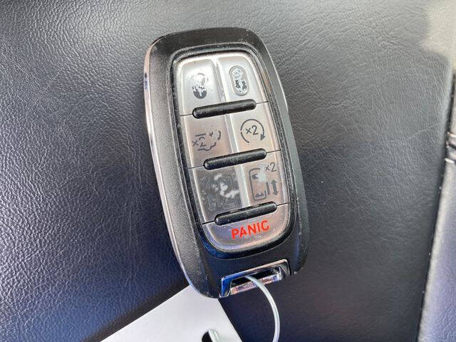 2024 Chrysler Pacifica Plug-In Hybrid Select