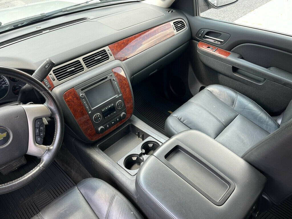 2013 Chevrolet Suburban 42