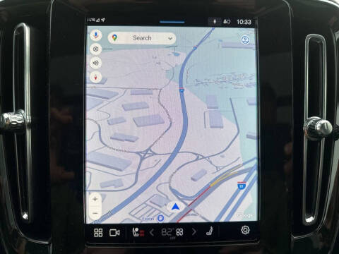 2025 Volvo XC40 B5 Core Bright Theme