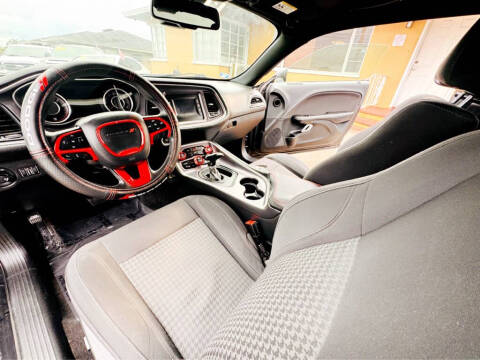 2015 Dodge Challenger SXT