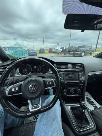 2017 Volkswagen Golf GTI S