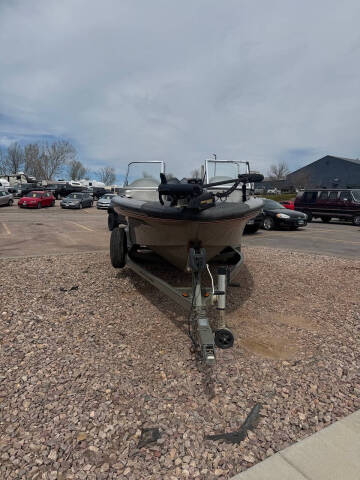 2003 Tracker Tundra 21