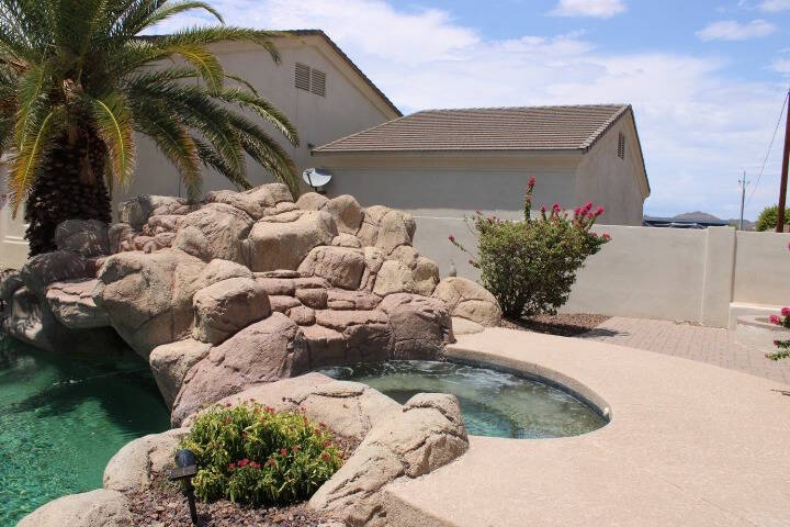1985 custom home 3600 ft