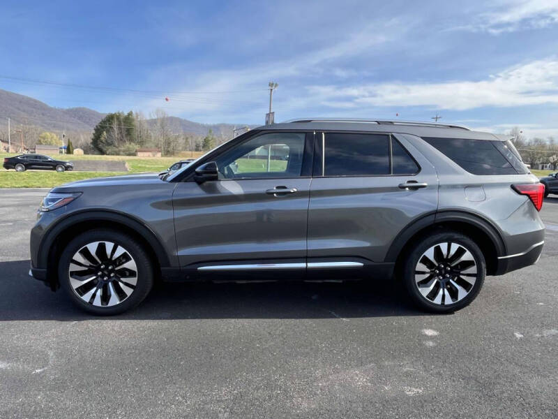 2025 Ford Explorer Platinum