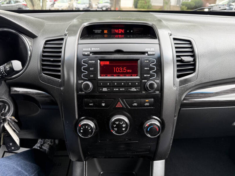 2011 Kia Sorento LX