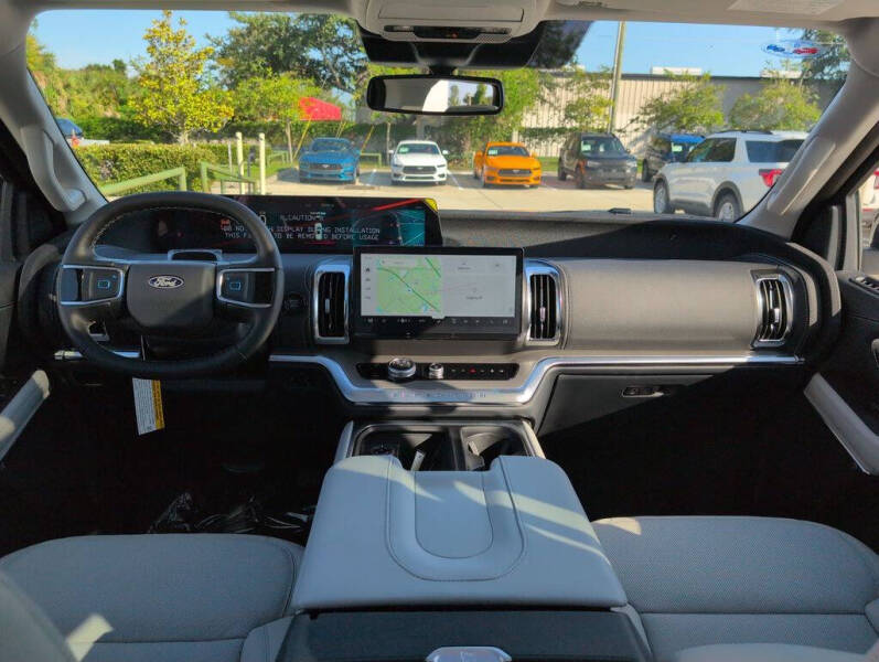 2027 Ford Expedition Platinum