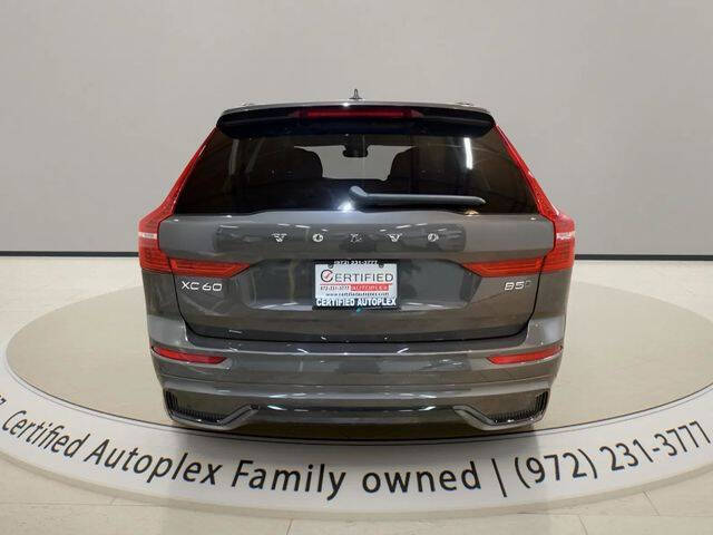 2025 Volvo XC60 B5 Core Dark Theme