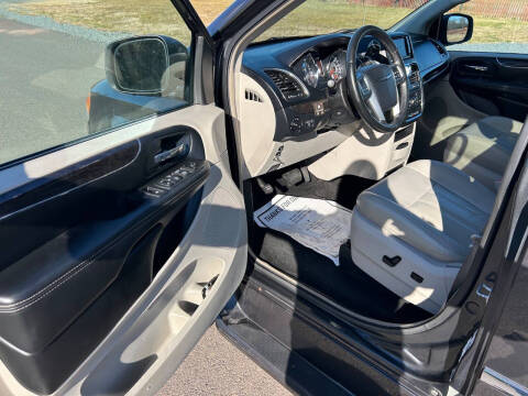 2011 Chrysler Town and Country Touring-L