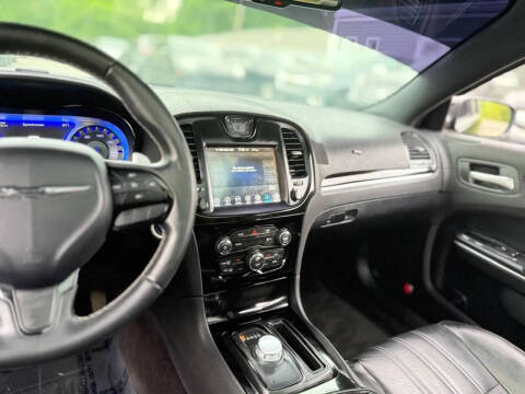 2017 Chrysler 300