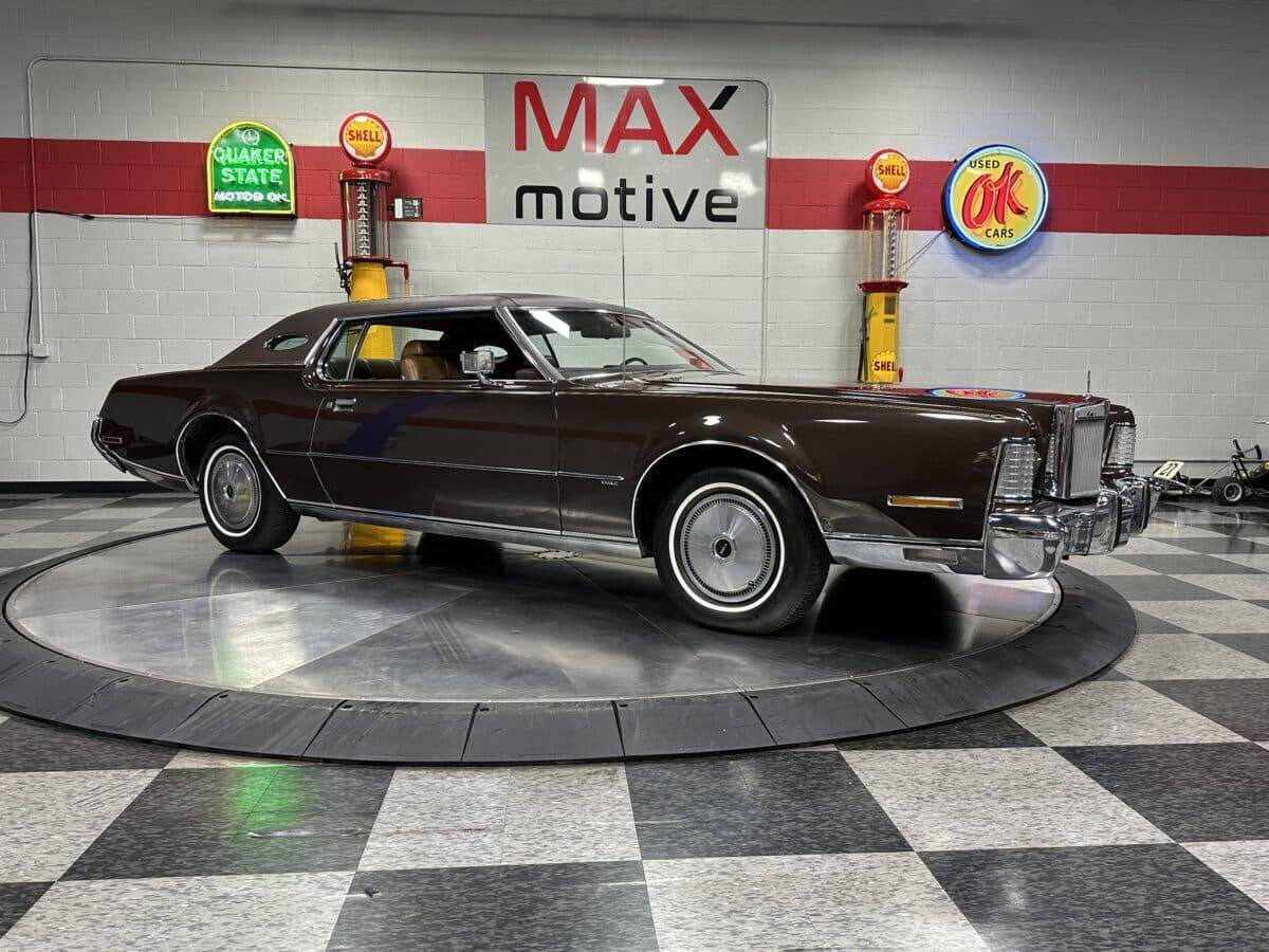 1973 Lincoln Continental 1