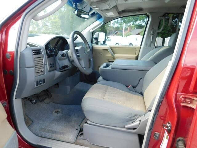 2004 Nissan Titan SE