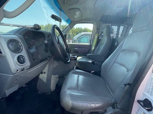 2013 Ford E-Series E-350 SD