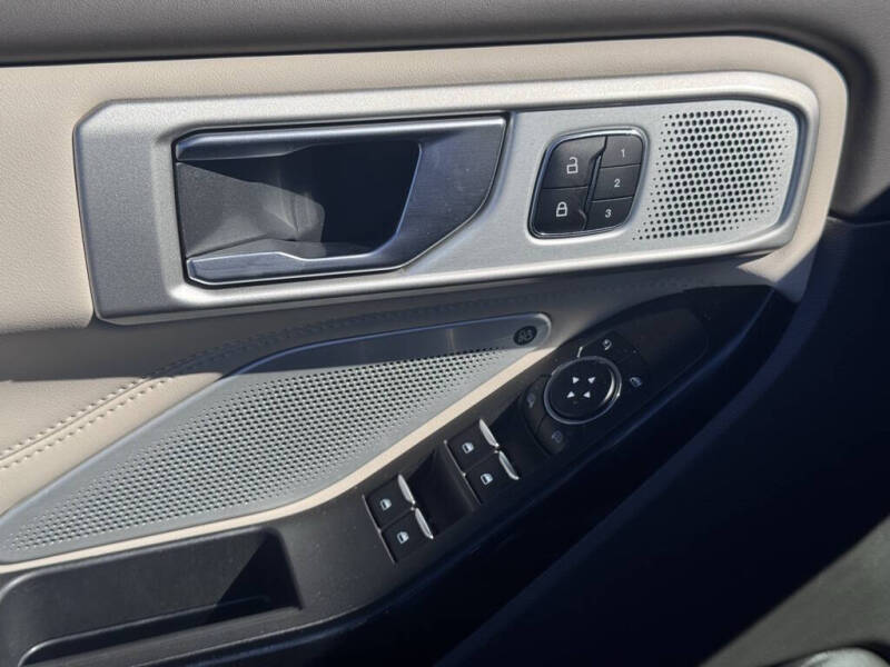 2023 Ford Explorer Platinum