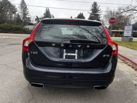 2017 Volvo V60 T5 Platinum