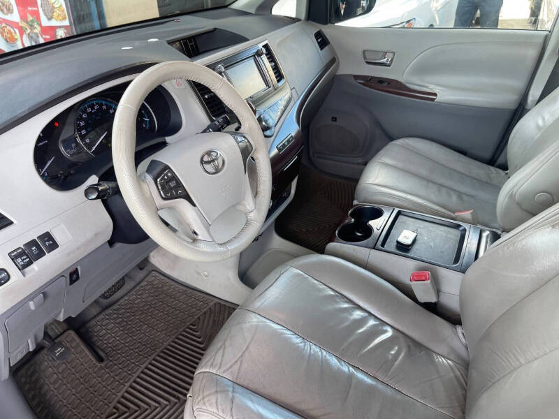 2011 Toyota Sienna XLE 8-Passenger