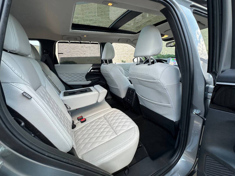 2023 Mitsubishi Outlander PHEV SEL