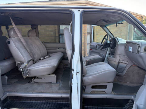 2003 GMC Safari SLT